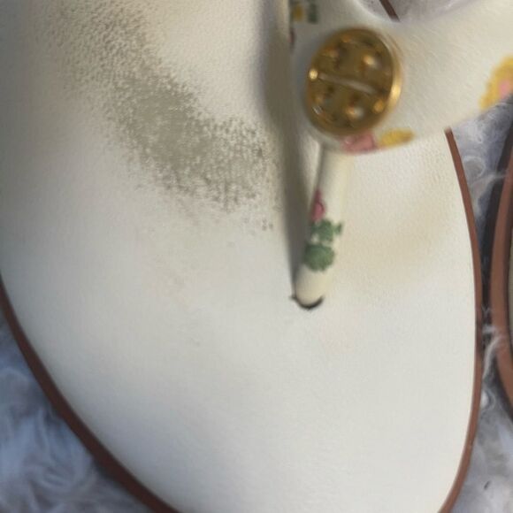 Tory Burch leather beige Floral thong Sandals gold tone logo accent SZ9 - Picture 13 of 13